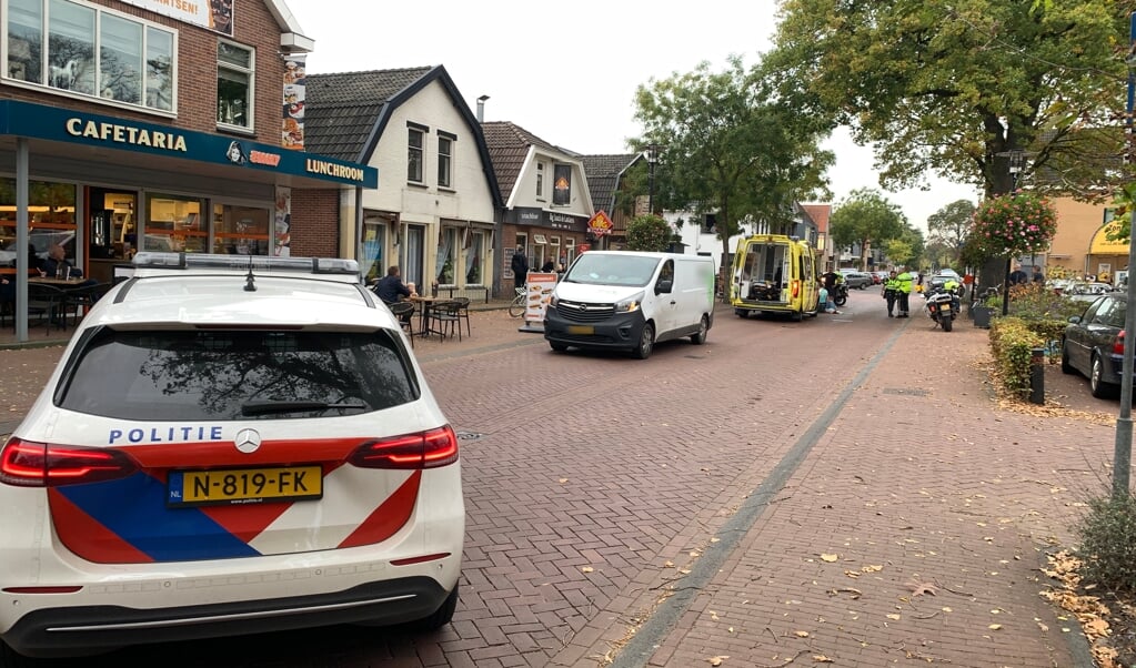 Fietsster Botst Tegen Zijkant Bestelbusje In Slagharen En Raakt Gewond ...