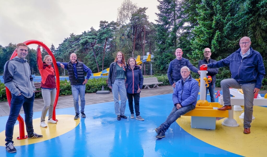 V.l.nr.r.: Stef Lamberink (penningmeester), Carolijn Wörner , Alwin Hoogenkamp, Inge Kamphuis, Riëtte Makkinga (secretaris), Eddie Westerik, Herman Lutke Veldhuis,  Gerwin Breukelman en Hans Nieboer.