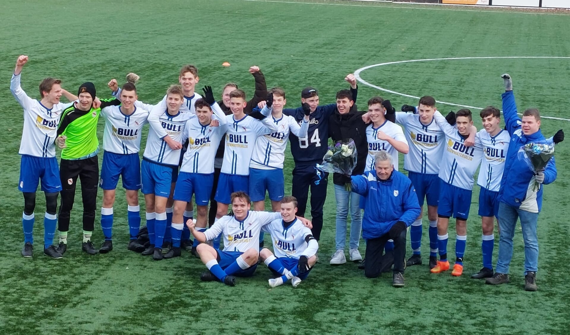 Den Ham JO19-2 viert de titel
