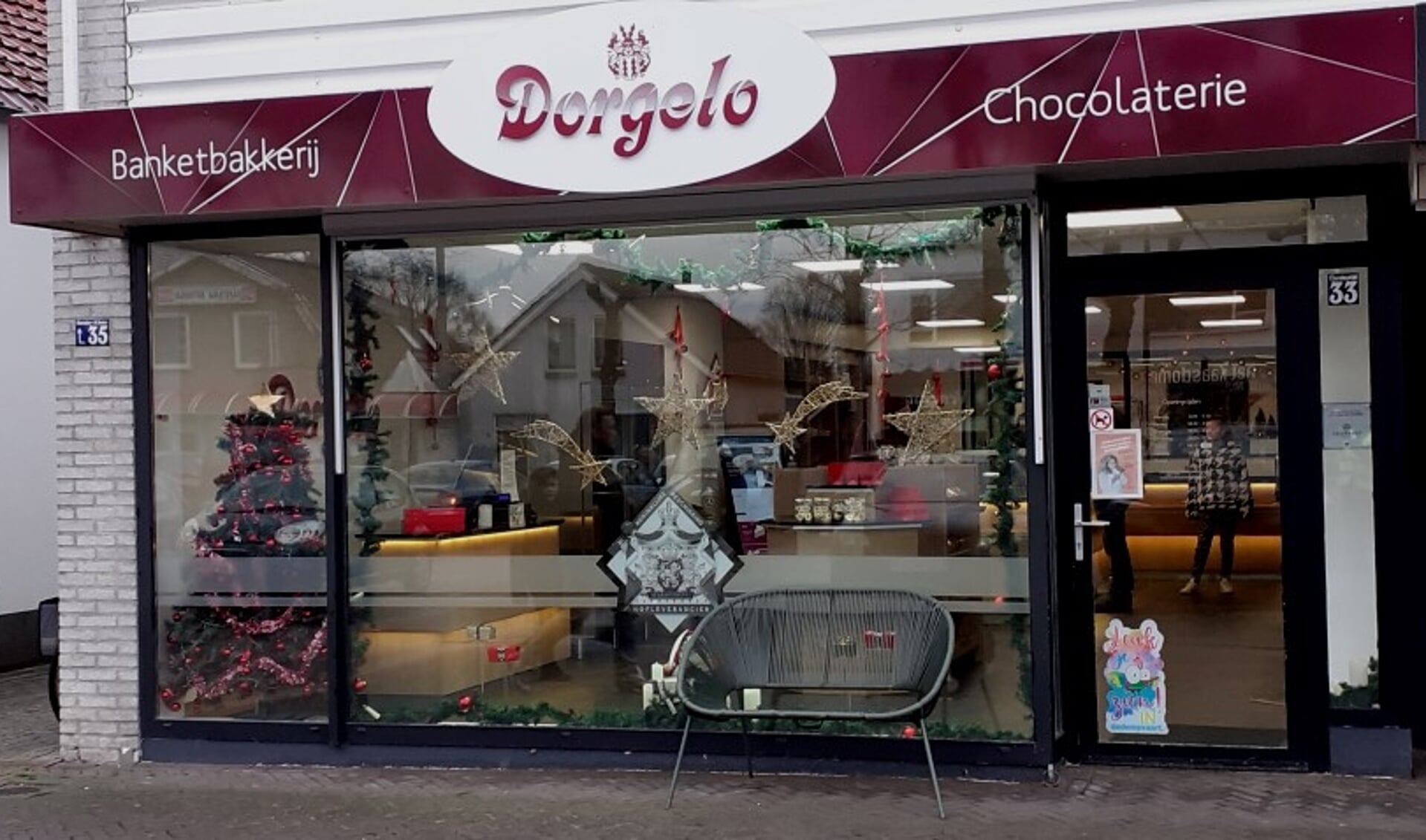 Het winkelpand van Dorgelo aan de Markt in Dedemsvaart komt na de sluiting weer in de verhuur. 