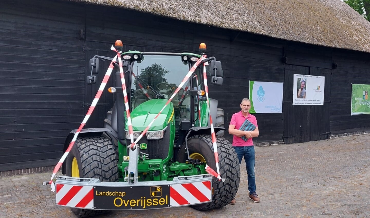 De jubilerende Piet Oosting hoopt nog jaren van zijn werk bij Landschap Overijssel te mogen genieten. 