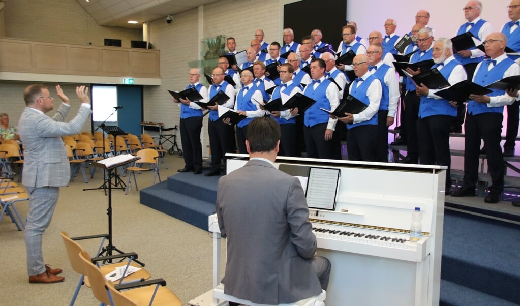 Mannenkoor T Vechtdal Geeft Indrukwekkend Concert De Toren Hardenberg 7905