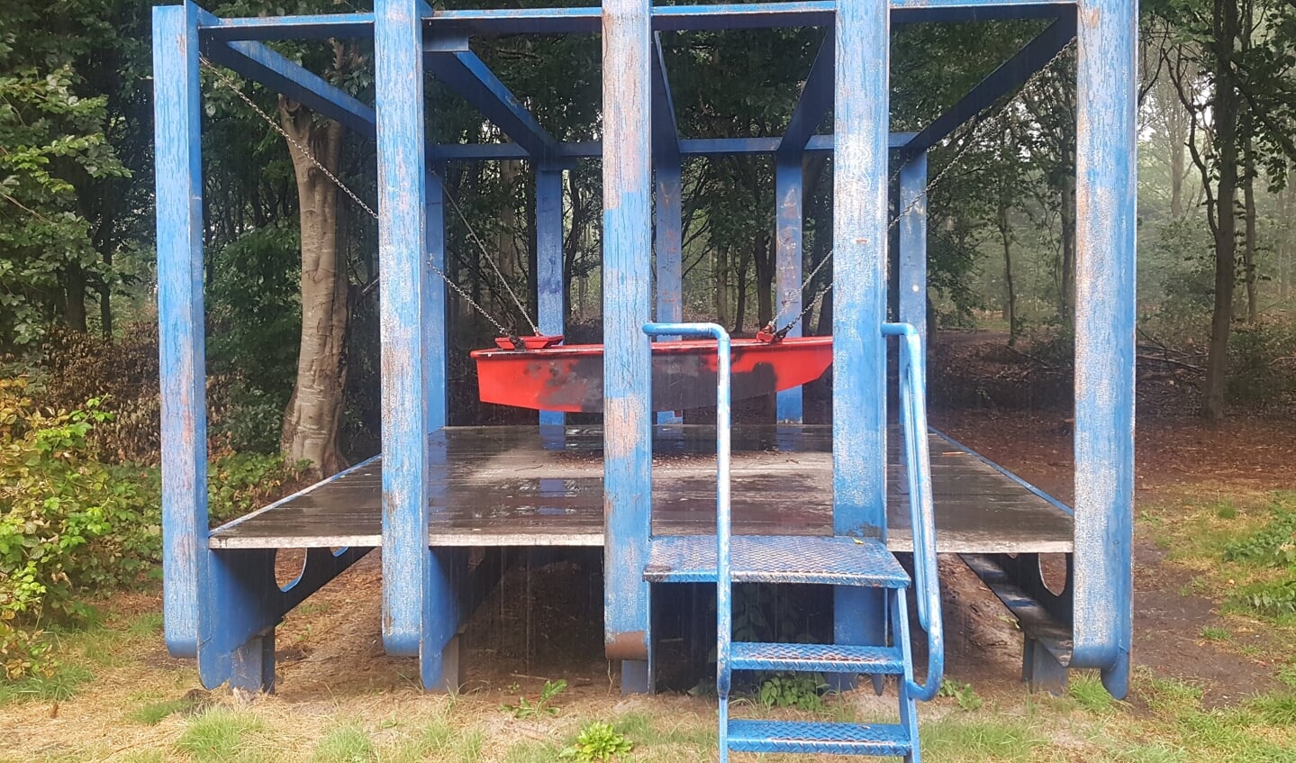 De schommelboot in het Zuiderbos.
