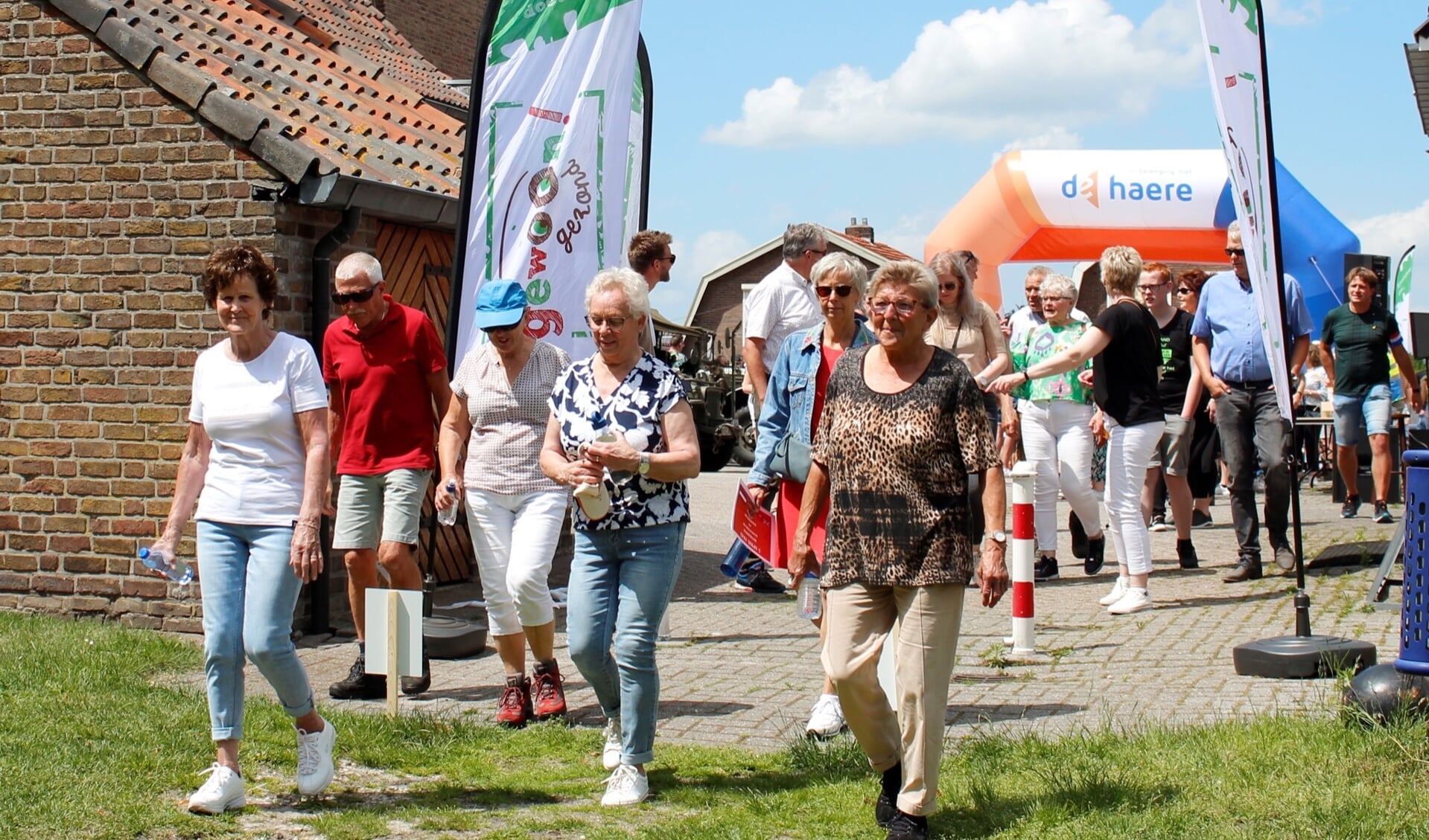 Het thema van de Gewoon Gezond Kloosterhaar wandeling is dit jaar 'Wat beweegt oonze noabers'