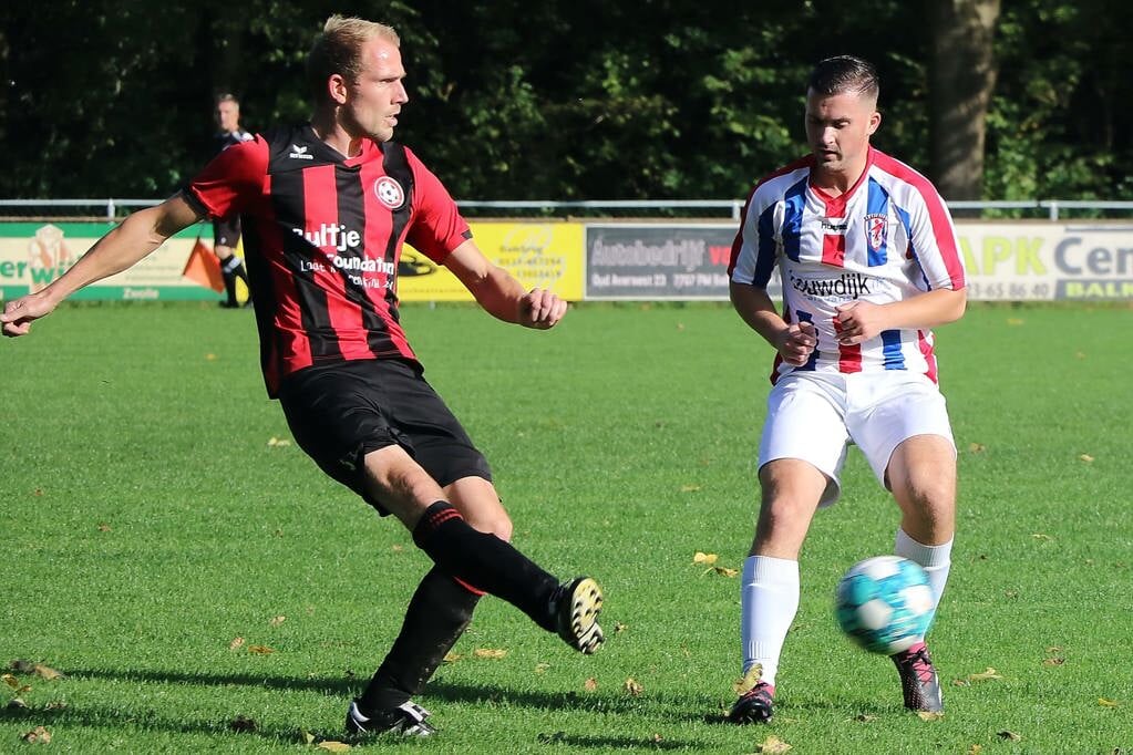 Michael Zweers ruimt op. (Foto Gerrit Heine)