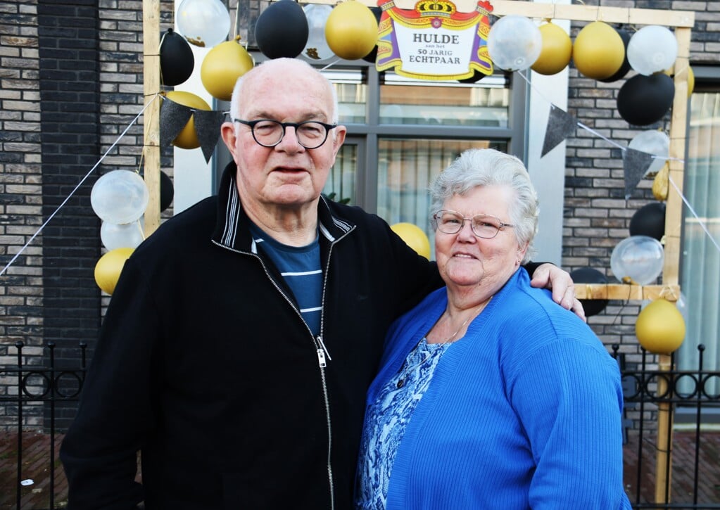 Het gouden paar Henk en Jannie Bulthuis zijn graag geziene gasten in Gramsbergen.  