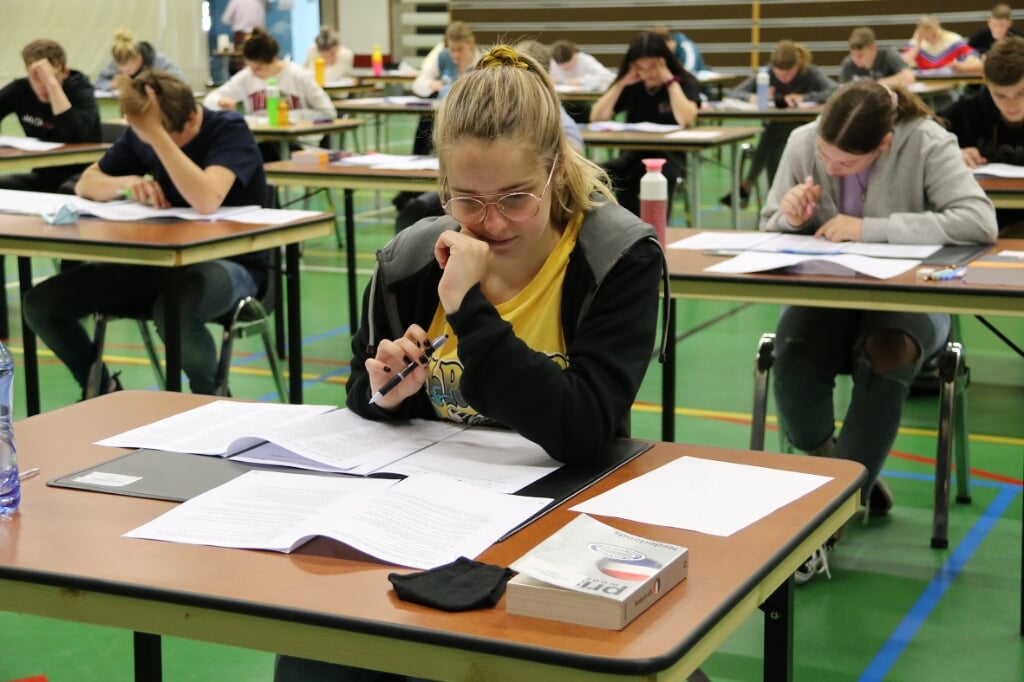 De start van de examens van de leerlingen van De Nieuwe Veste vond plaats in sporthal De Meet. 