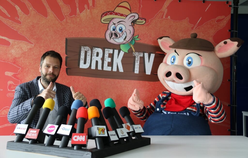 De presentatoren van Drek TV; Gerrald Albersen en Steven Pig!