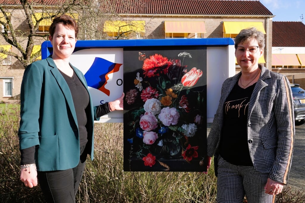 Irma van de Olde (links) en Bea van der Vegt zoeken creatieve schilders.