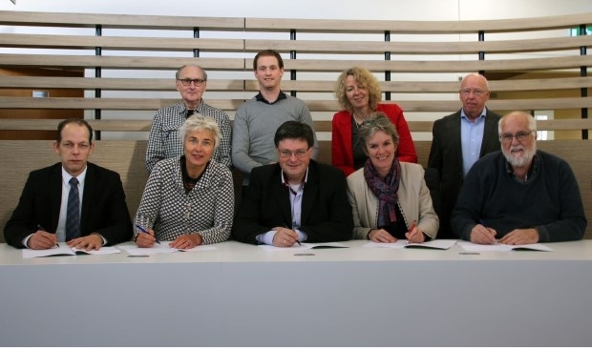Prestatieafspraken 2017 Elburg ondertekend. foto: gemeente Elburg