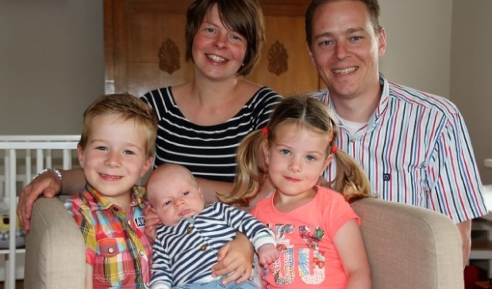 Papa en mama hadden met de twintigweken echo al gezien dat 'het' een 'hij' was, maar de kinderen wisten van niets. foto: Janneke van Boven