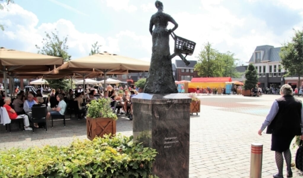 Het beeld van Eibertje op de Markt is een symbool voor ondernemend Nunspeet.