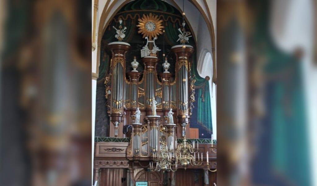  Het orgel van de Grote Kerk in Elburg. 