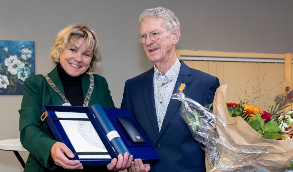  Burgemeester Haseloop-Amsing en Wijbe van Klaarbergen.