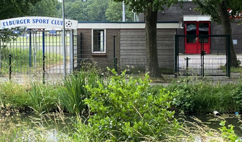 Een motie waarin wethouder Bertus Jeensma werd gevraagd alvast met de voetbalvereniging ESC in gesprek te gaan over de aanleg van een vijfde veld haalde het niet. 