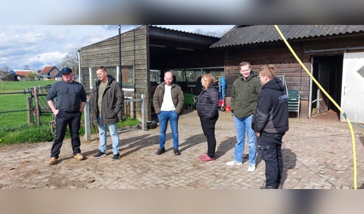 De fractie op bezoek bij Fam van Staveren 