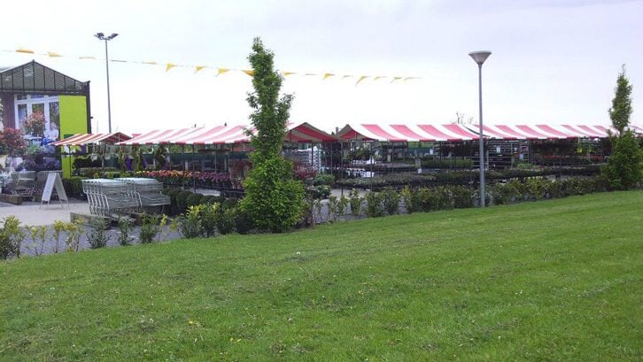   Een eerdere plantjesmarkt bij Tuincentrum de Nieuwstad. 