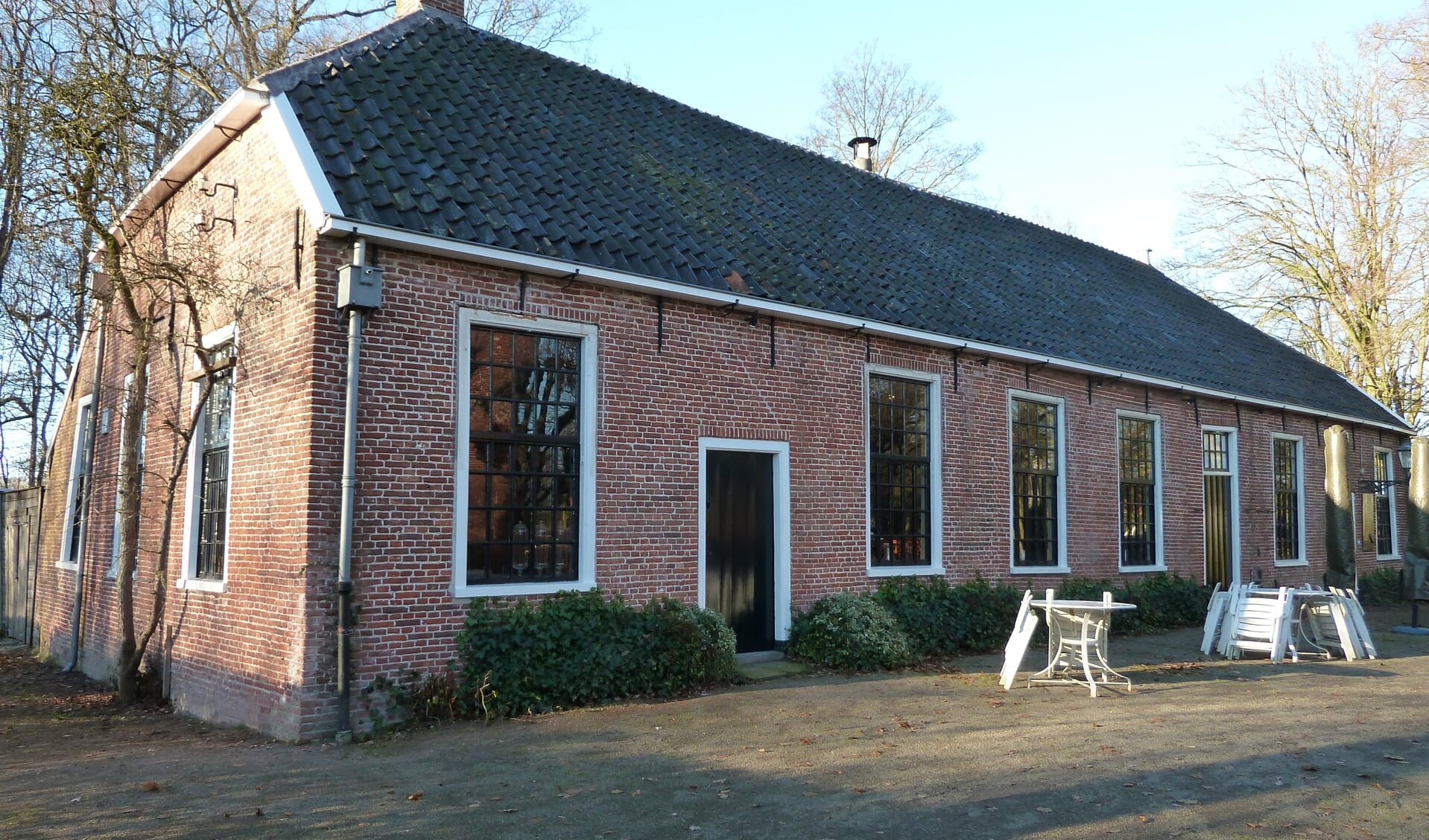 Het Koetshuis bij de Ennemaborg (foto Wikipedia).