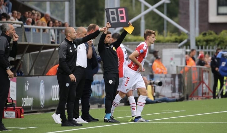 Leon Sopic debuteerde vorig seizoen als invaller in het duel met FC Groningen (foto: FC Emmen).