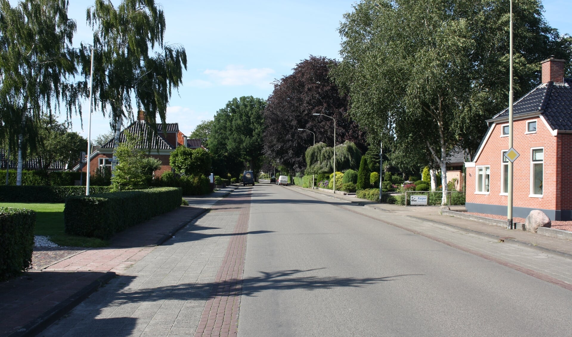 De gemeente Tynaarlo gaat onderzoeken of de Hoofdweg in Eelde ingericht kan worden als een 30-kilometerweg, tot genoegen van Fietsersbond Kop van Drenthe.