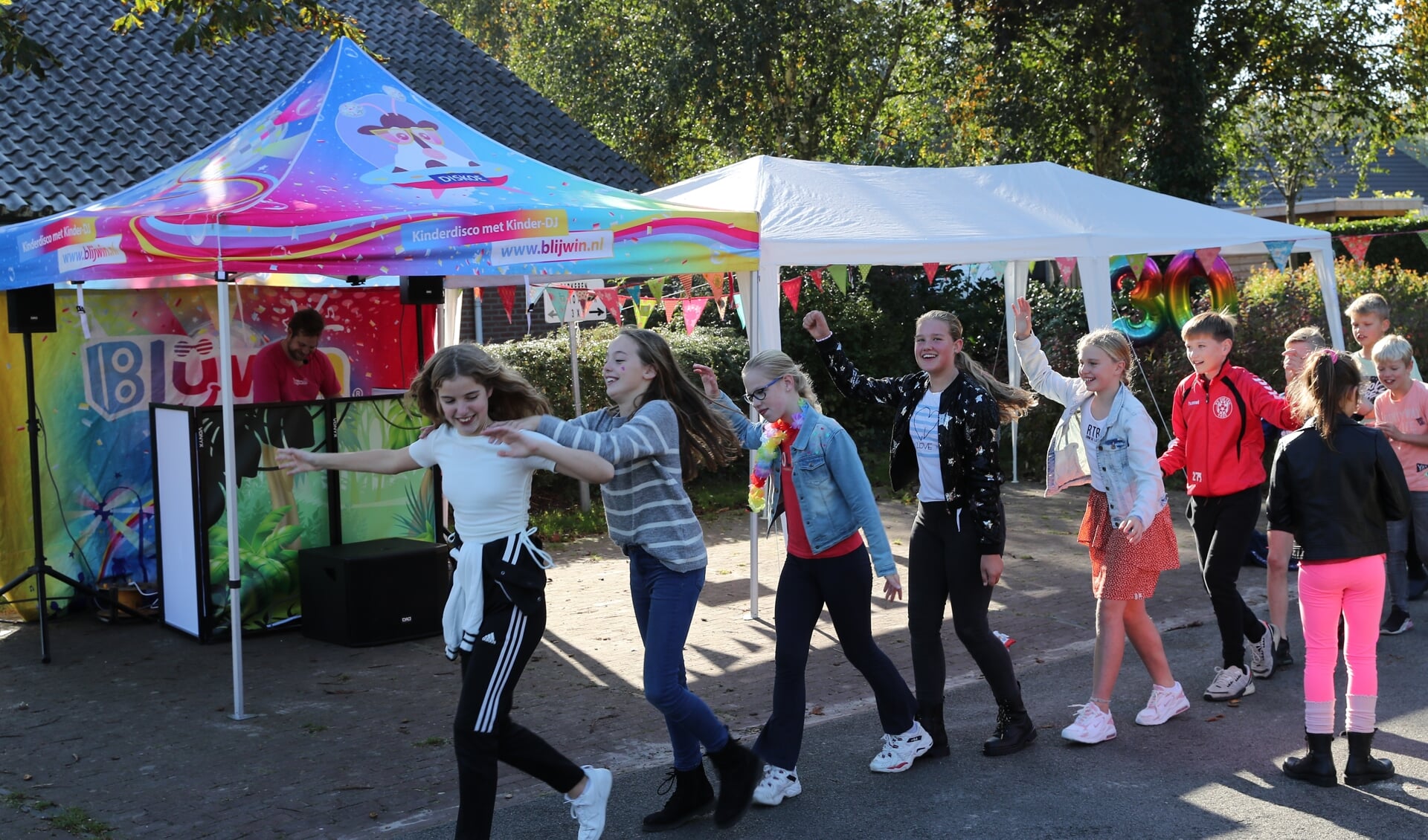 De kinderen genoten van het jubileumfeestje van de Speelotheek