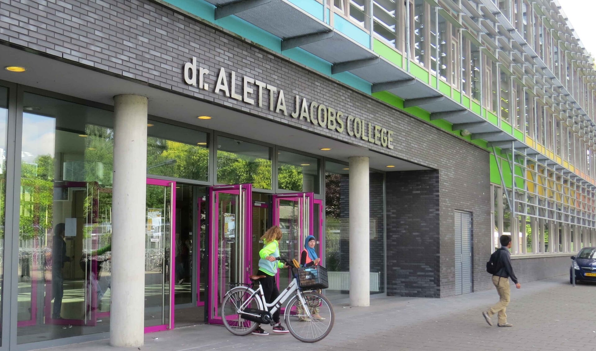 Leerlingen uit groep 8 kunnen het Aletta Jacobs College weer ontdekken.