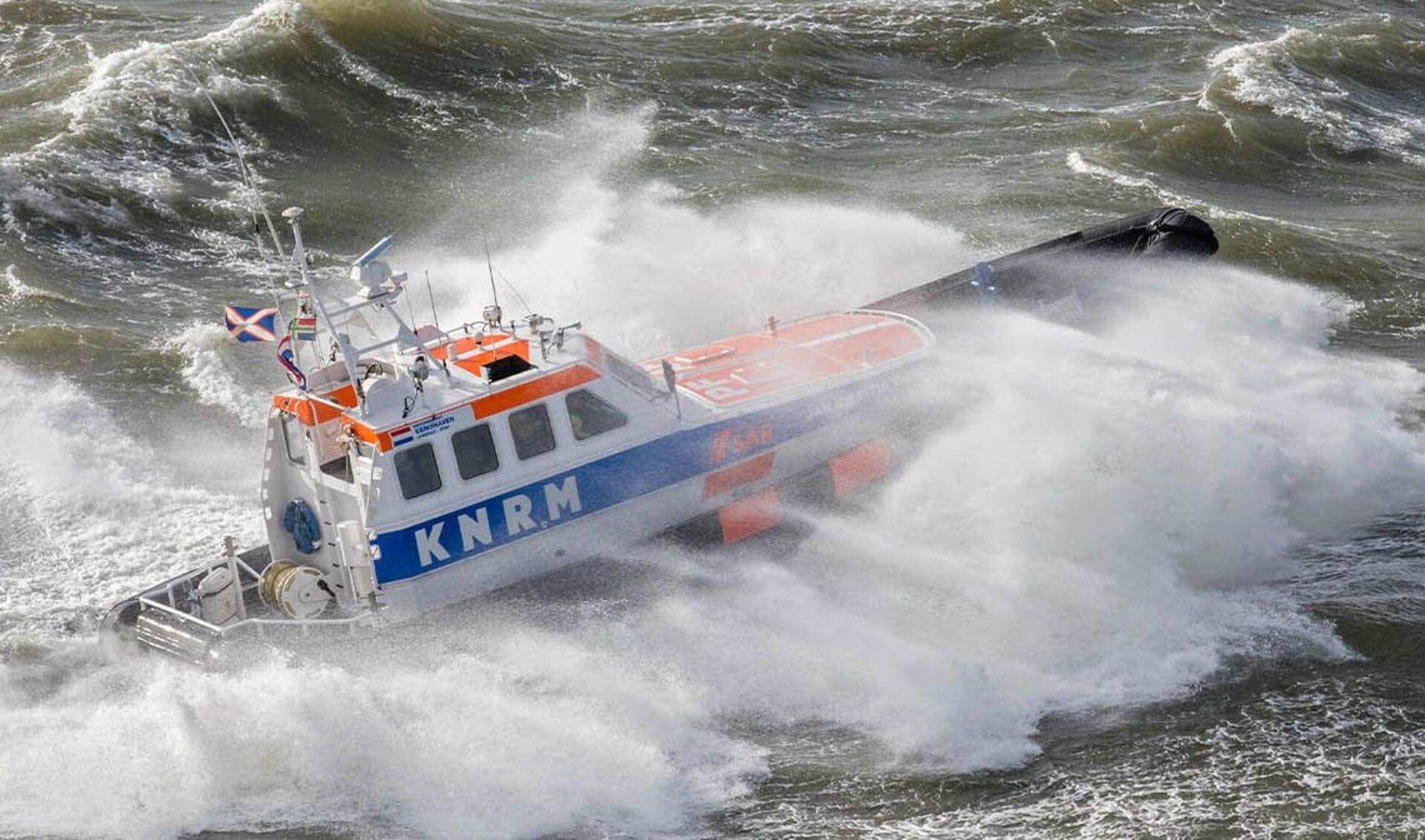 De reddingboot van de KNRM in de Eemshaven.