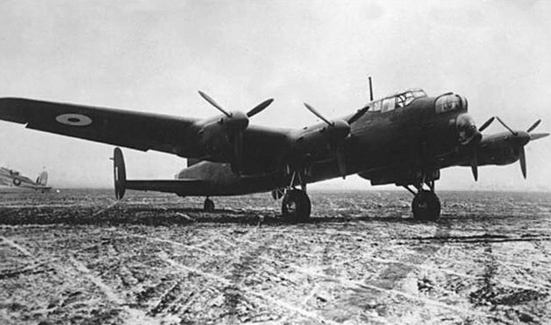 Een van de toestellen die is neergestort bij Schoonebeek: een Lancaster bommenwerper.