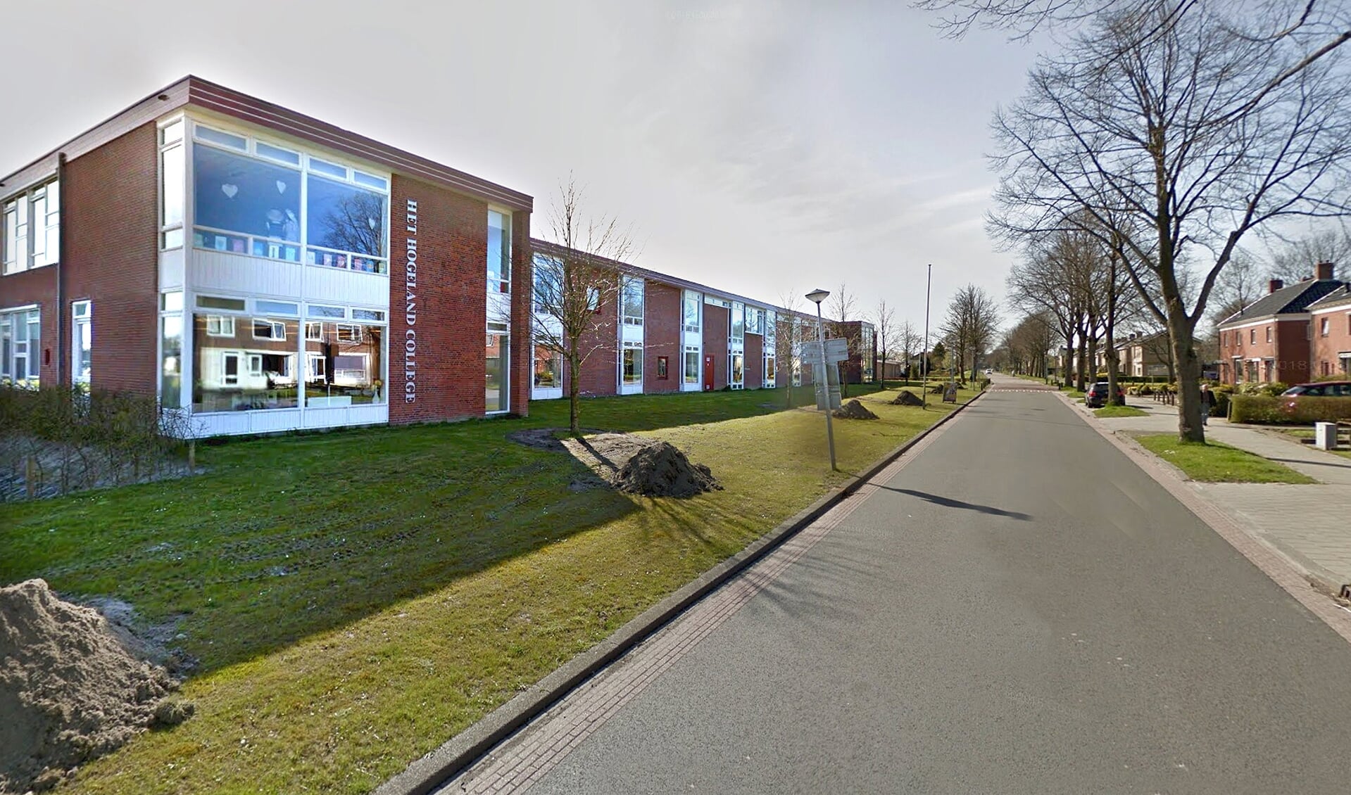 Dit deel van de vestiging van het Het Hogeland College in Uithuizen zal geheel tegen de vlakte gaan (archieffoto).
