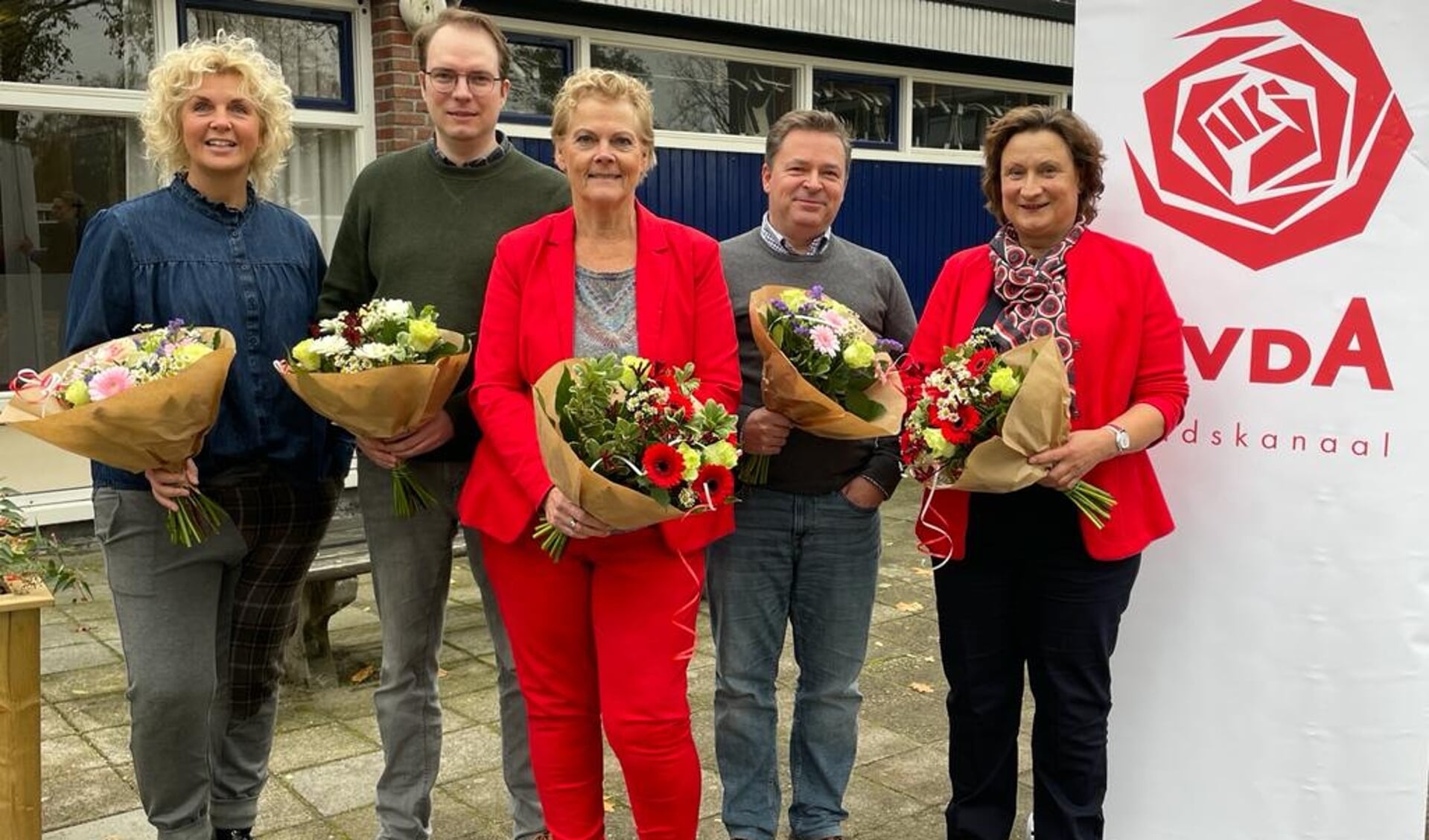 Van links naar rechts Heidi Koorn, Egbert Hofstra, Grietje Schipper, Michiel van Leening en Ria Lubben. (eigen foto)