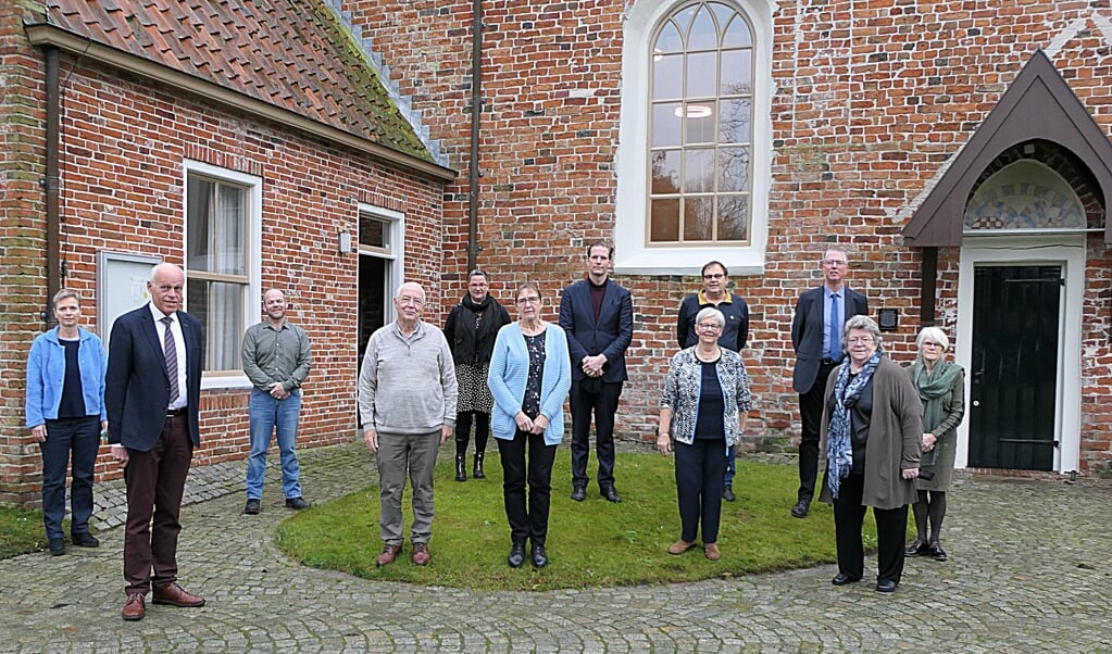 De scriba’s en presides van de diverse kerkelijke colleges. (foto: Johannes Velthuis)