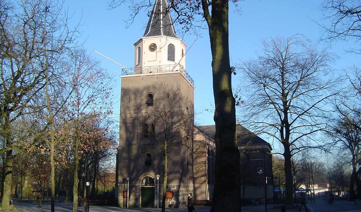 De Grote Kerk in het centrum van Emmen (archieffoto).
