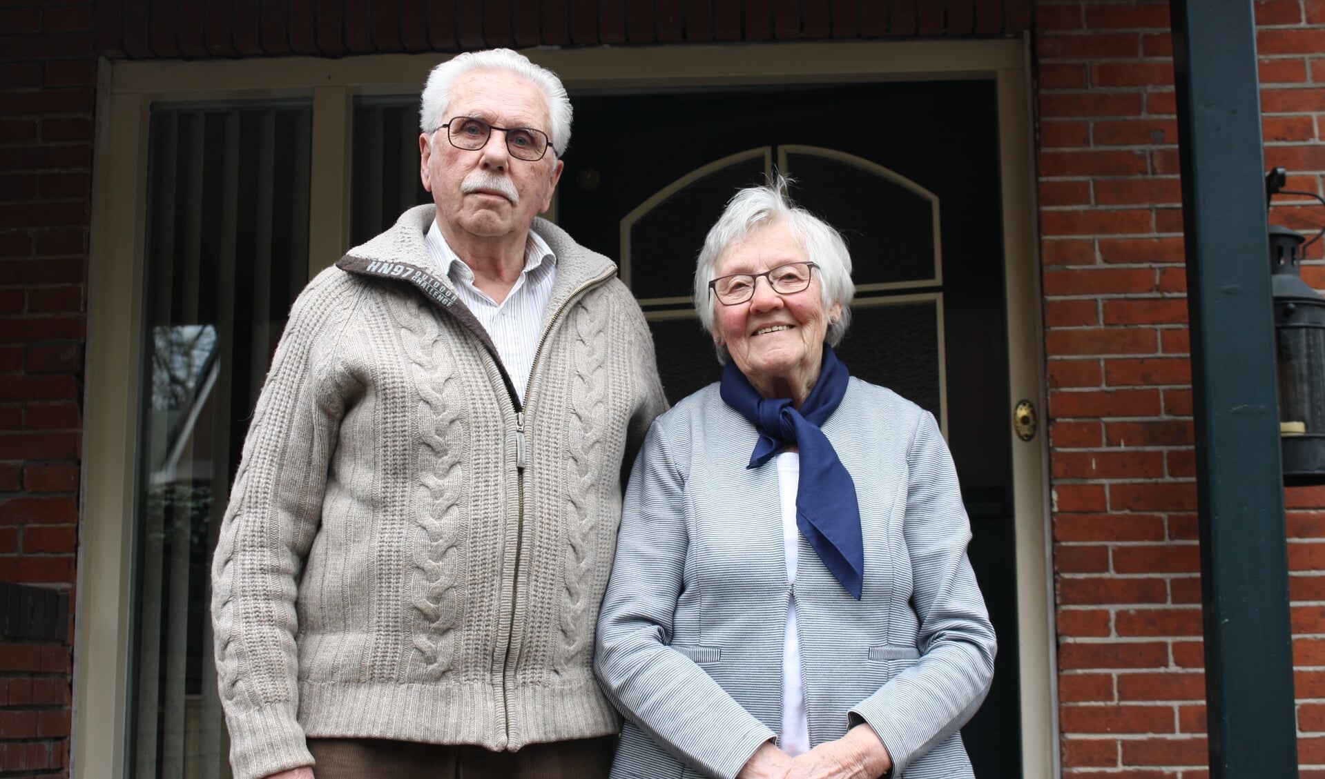 Jelle de Moed en Annie de Moed-Hoiting uit Zuidlaren zijn vandaag 60 jaar getrouwd.