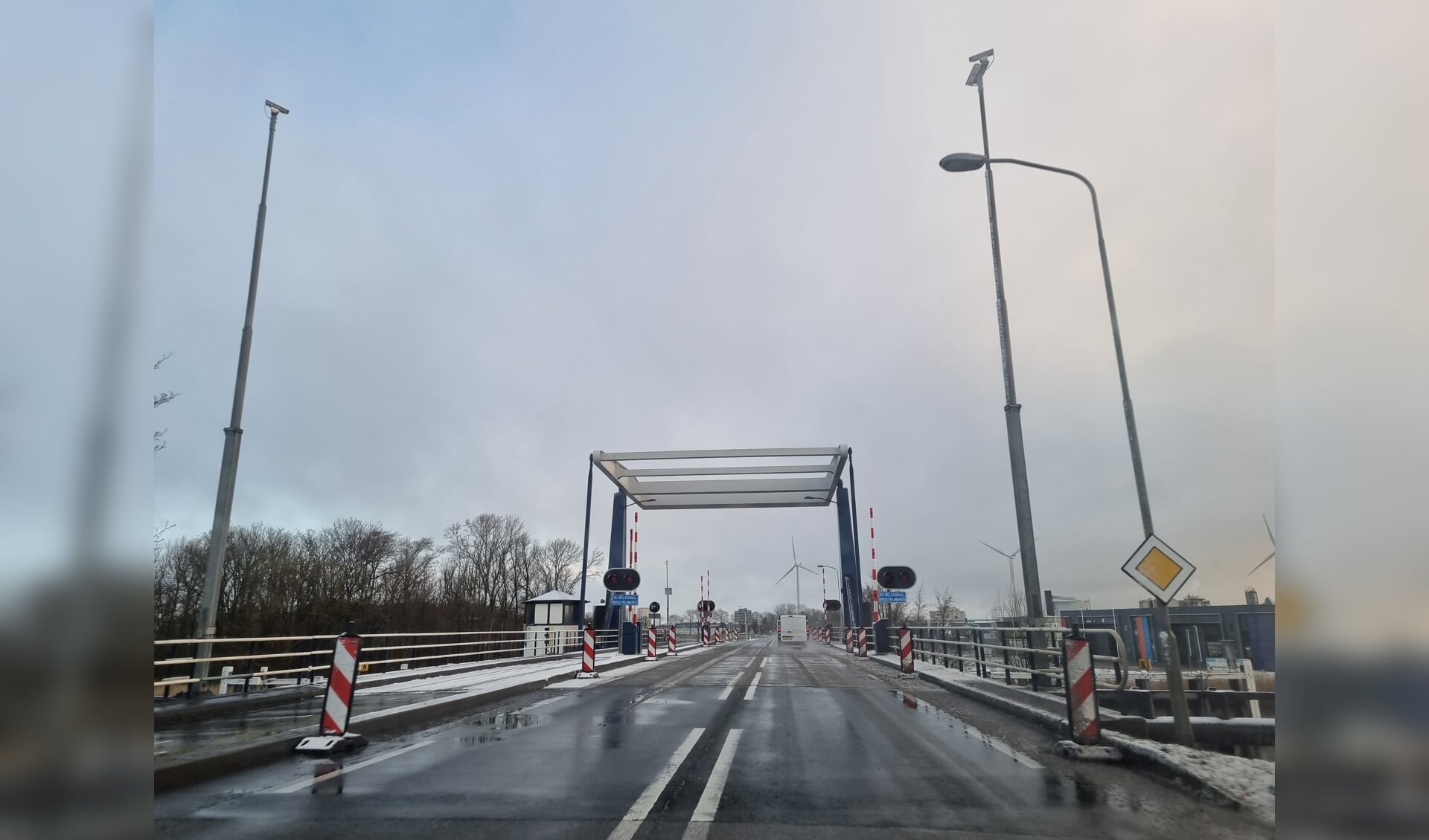 De Weiwerderbrug zal een onderhoudsbeurt krijgen. Foto: Marc Zijlstra.