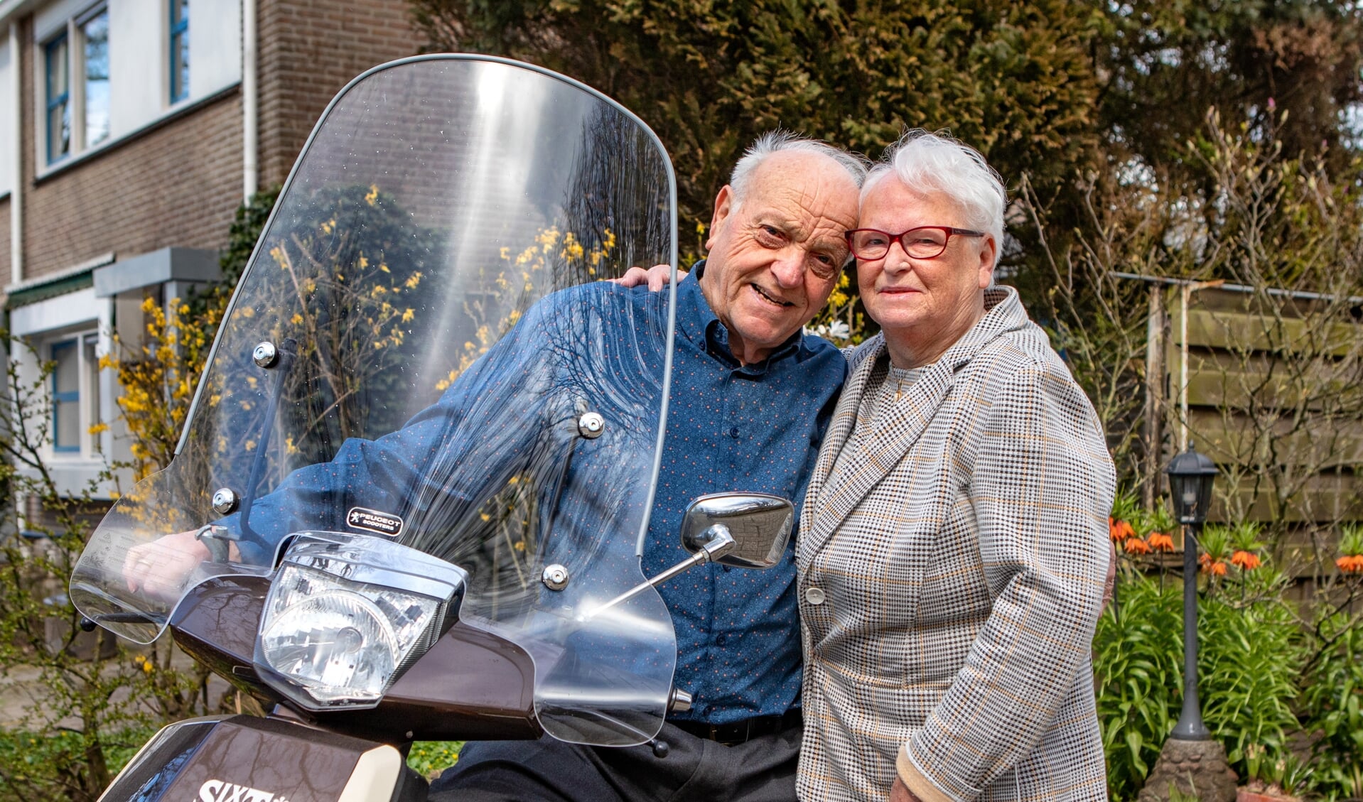 Derk en Grietje Beijering vieren vandaag hun 60e trouwdag. (foto: Auniek Klijnstra)