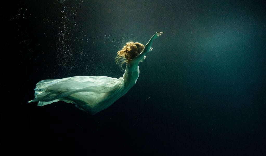 Danseres Milou Zuurveld speelt één van de rollen in 'NOORD'. (foto Joey Hereman)