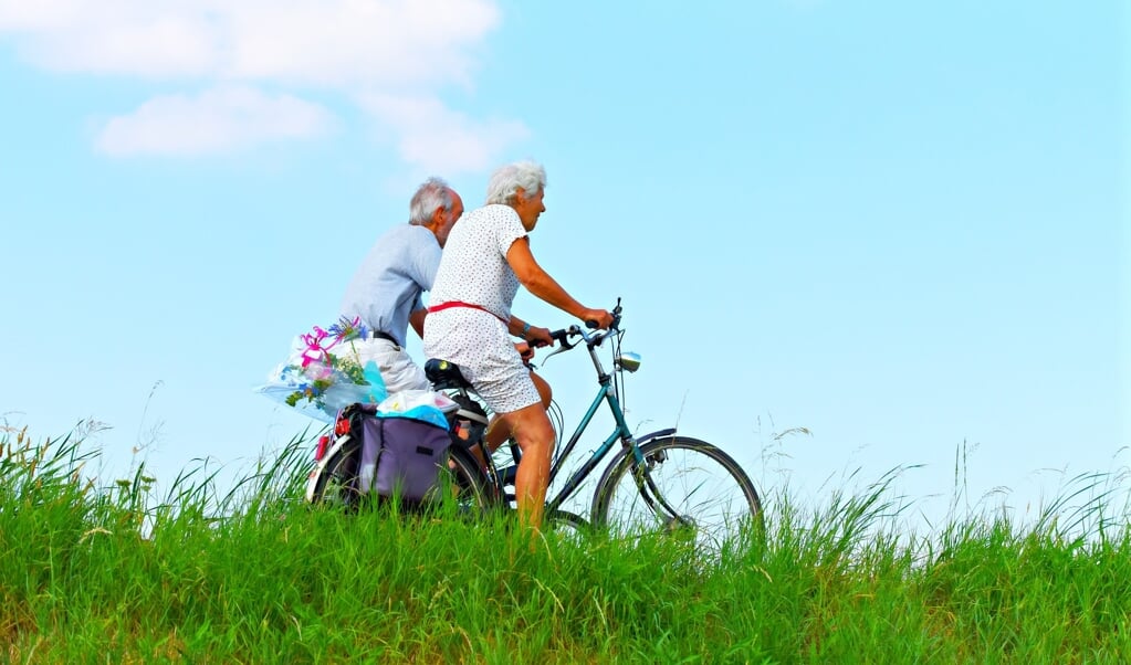 De provincie Drenthe wil senioren stimuleren om vaker te fietsen.