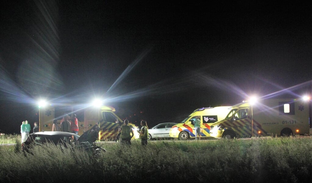 Bij het ongeval op de N366 waren meerdere voertuigen betrokken. (foto: Van Oost Media)