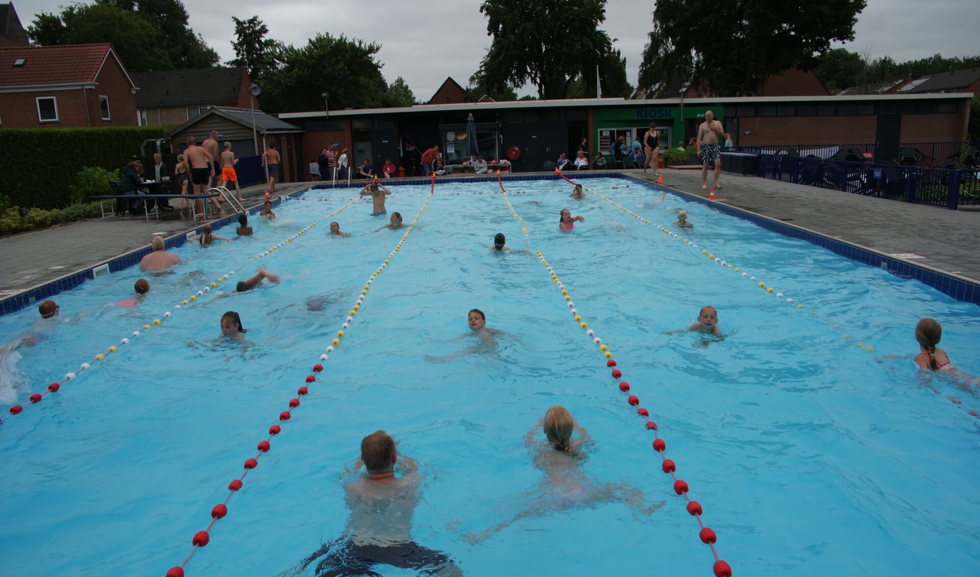 In zwembad De Tobbe wordt dit jaar weer een zwemvierdaagse gehouden. (foto Ivonne Croeze)