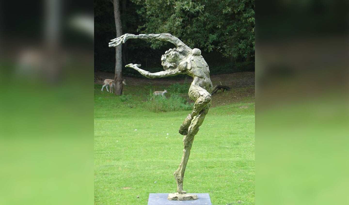 Het beeld De Vreugdedans van Kees Verkade dat werd gestolen uit de Hertenkamp.