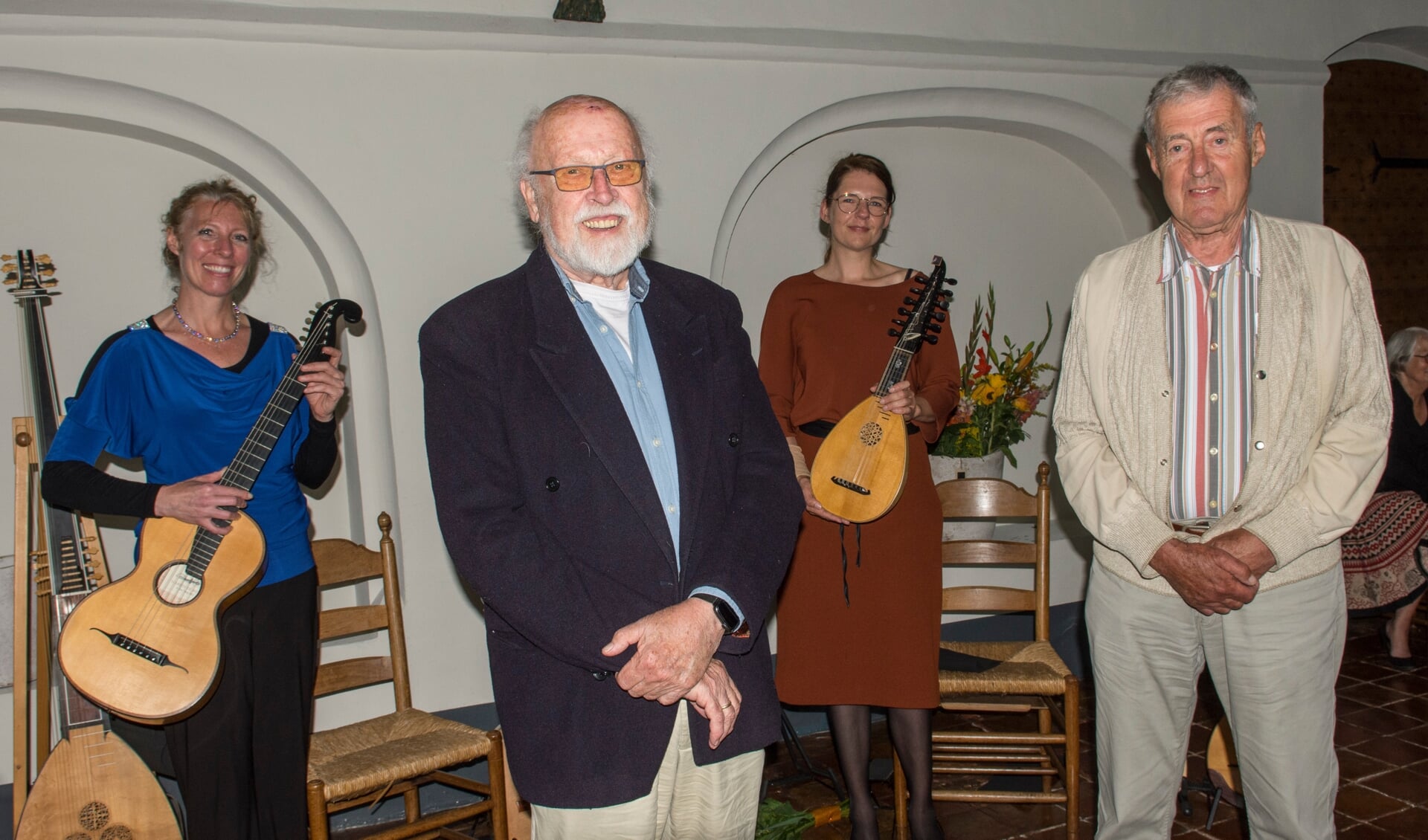 Harm Timmer en Kees Anema (rechts) namen afscheid van Stichting Rolder Concerten.