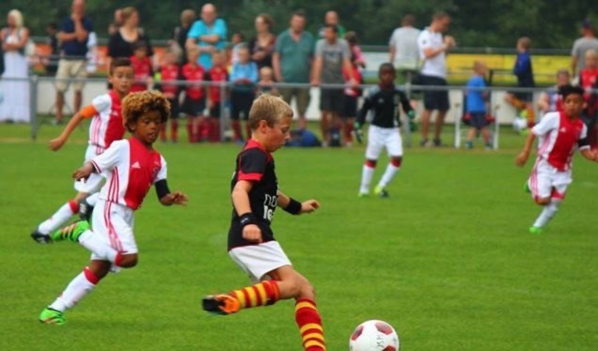 Het Bosma & Schuur Jeugdtoernooi: twee prachtige voetbaldagen voor de jeugd.