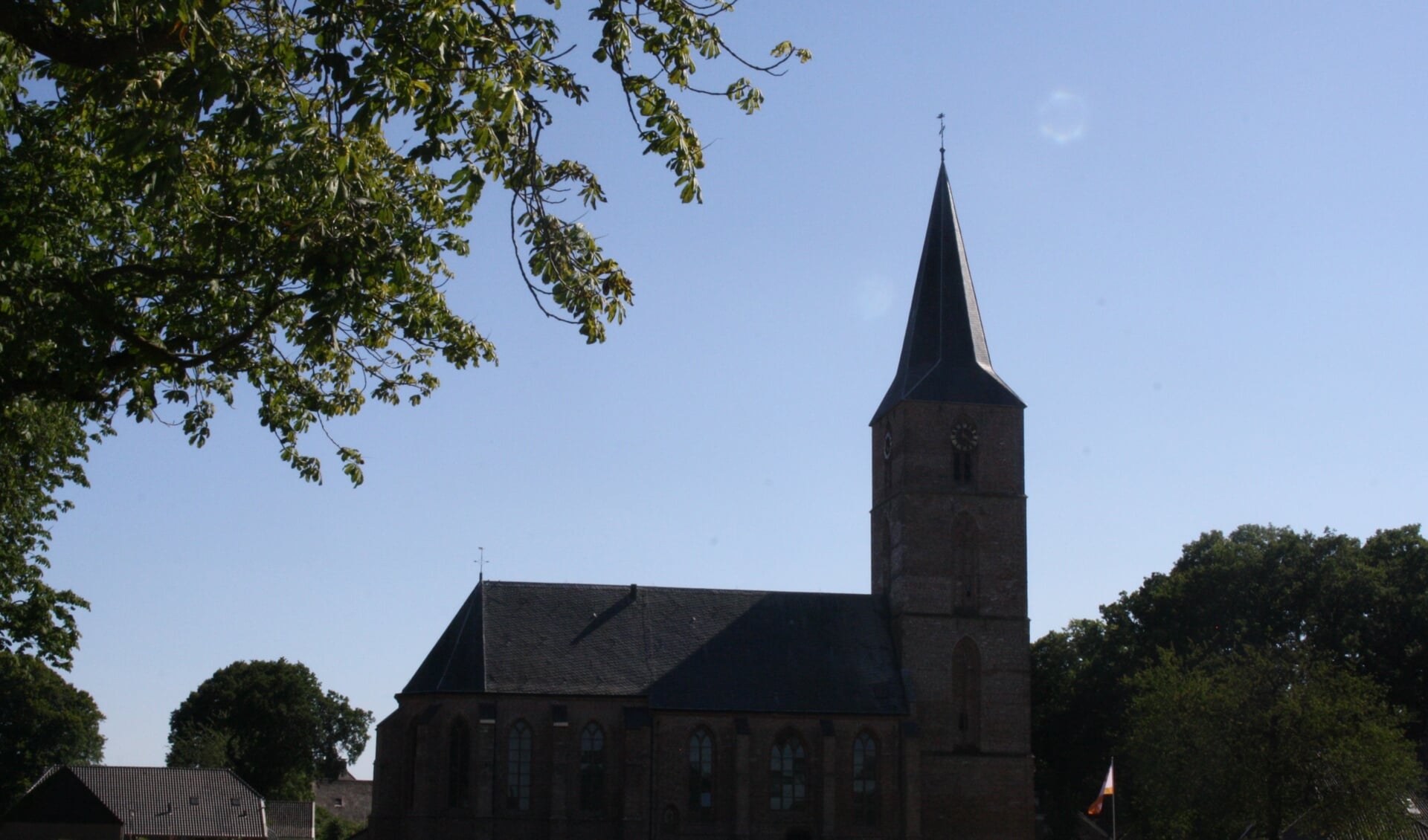 De Jacobuskerk in Rolde.