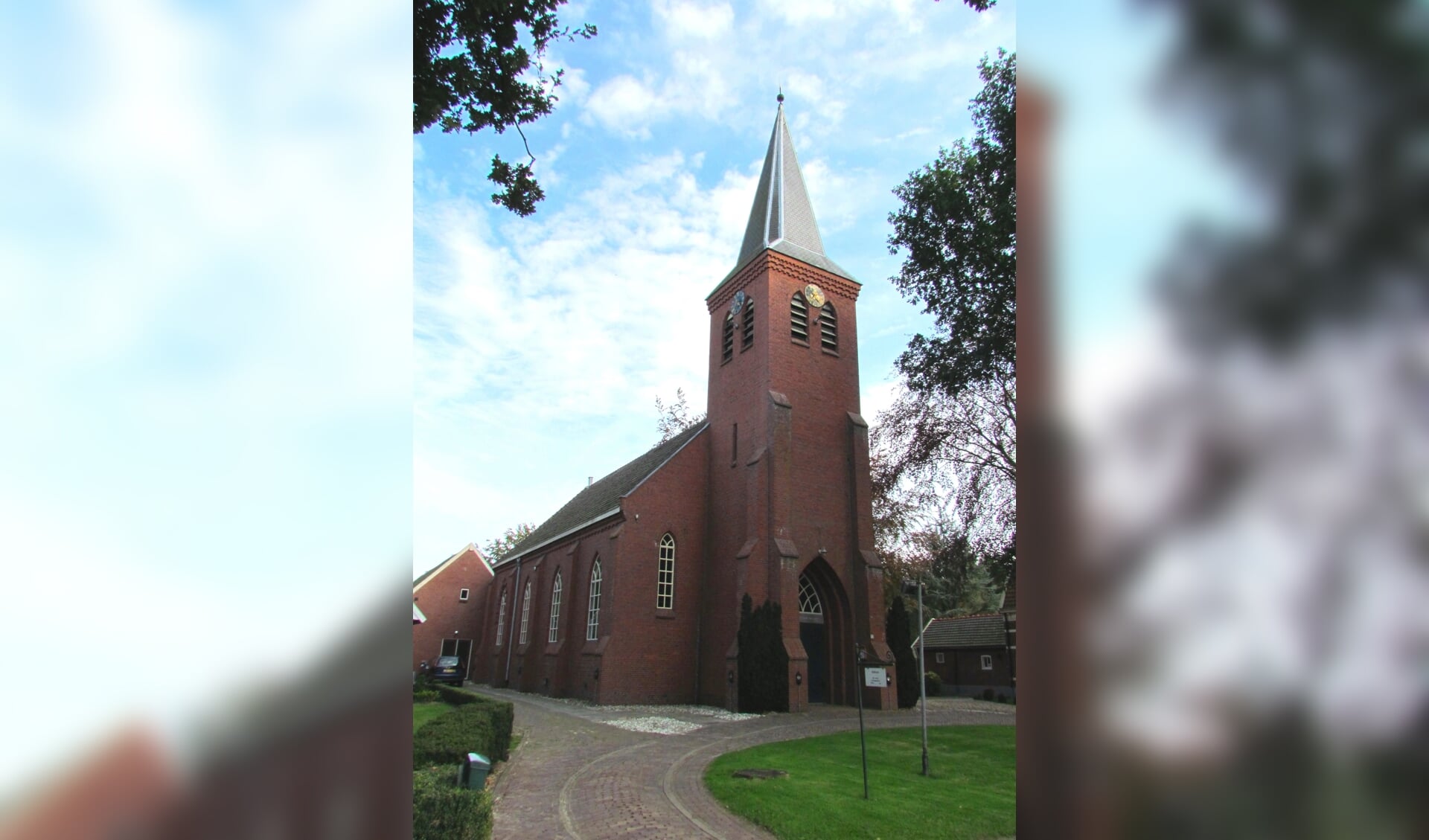 Ook de Veenkerk in Klazienaveen-Noord wordt bezocht tijdens de historische wandeling.