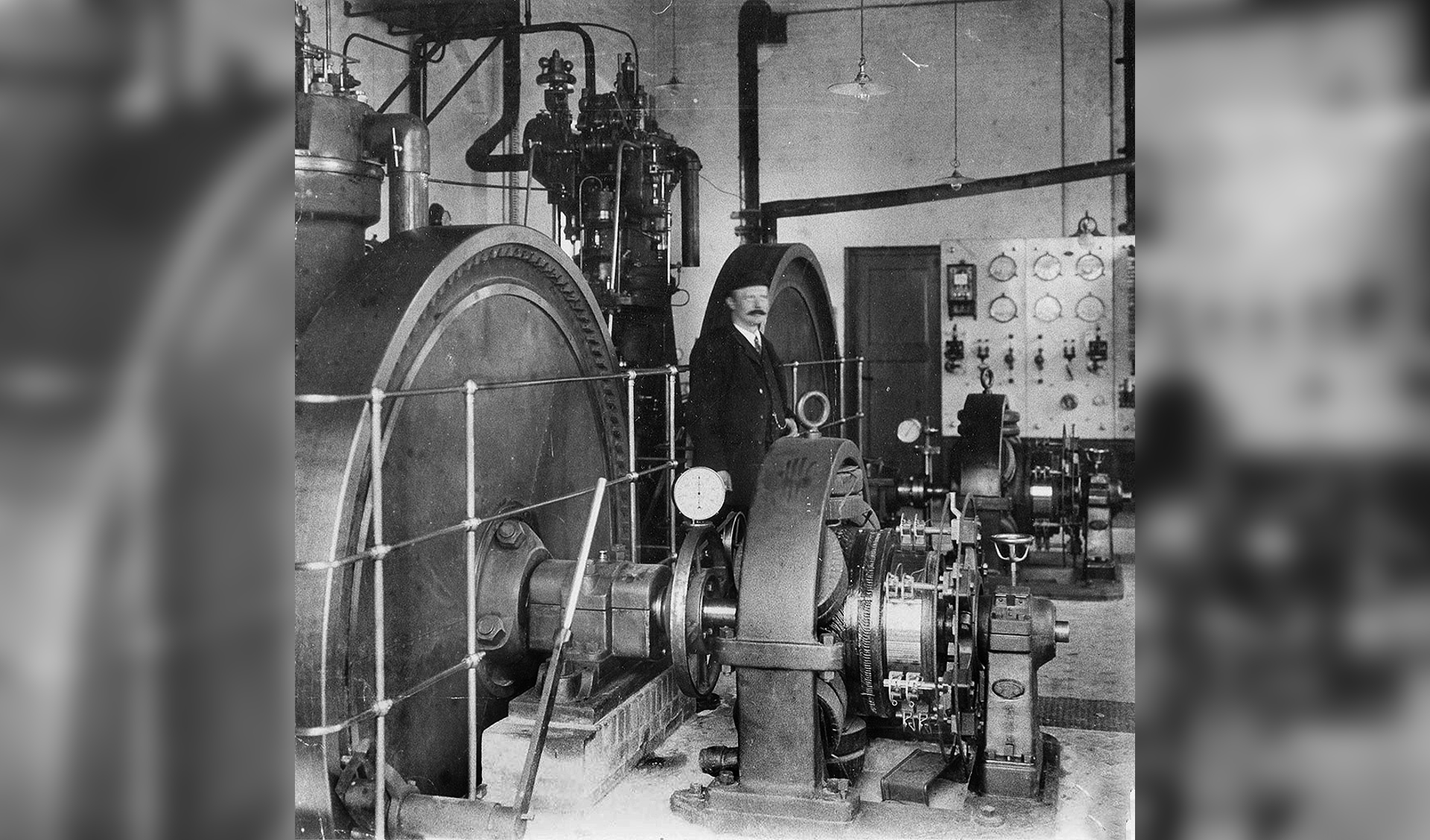 De Brons Motorenfabriek in Appingedam, circa 1907. Dit is een van de bedrijven waarover het loket veel informatie heeft. Fotograaf onbekend, Groninger Archieven.