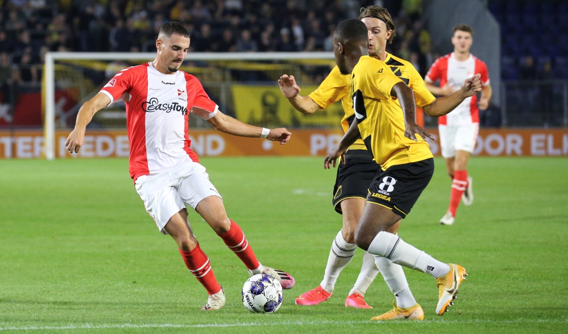 Rui Mendes was voor FC Emmen ook in deze wedstrijd weer trefzeker (foto Gerrit Rijkens).