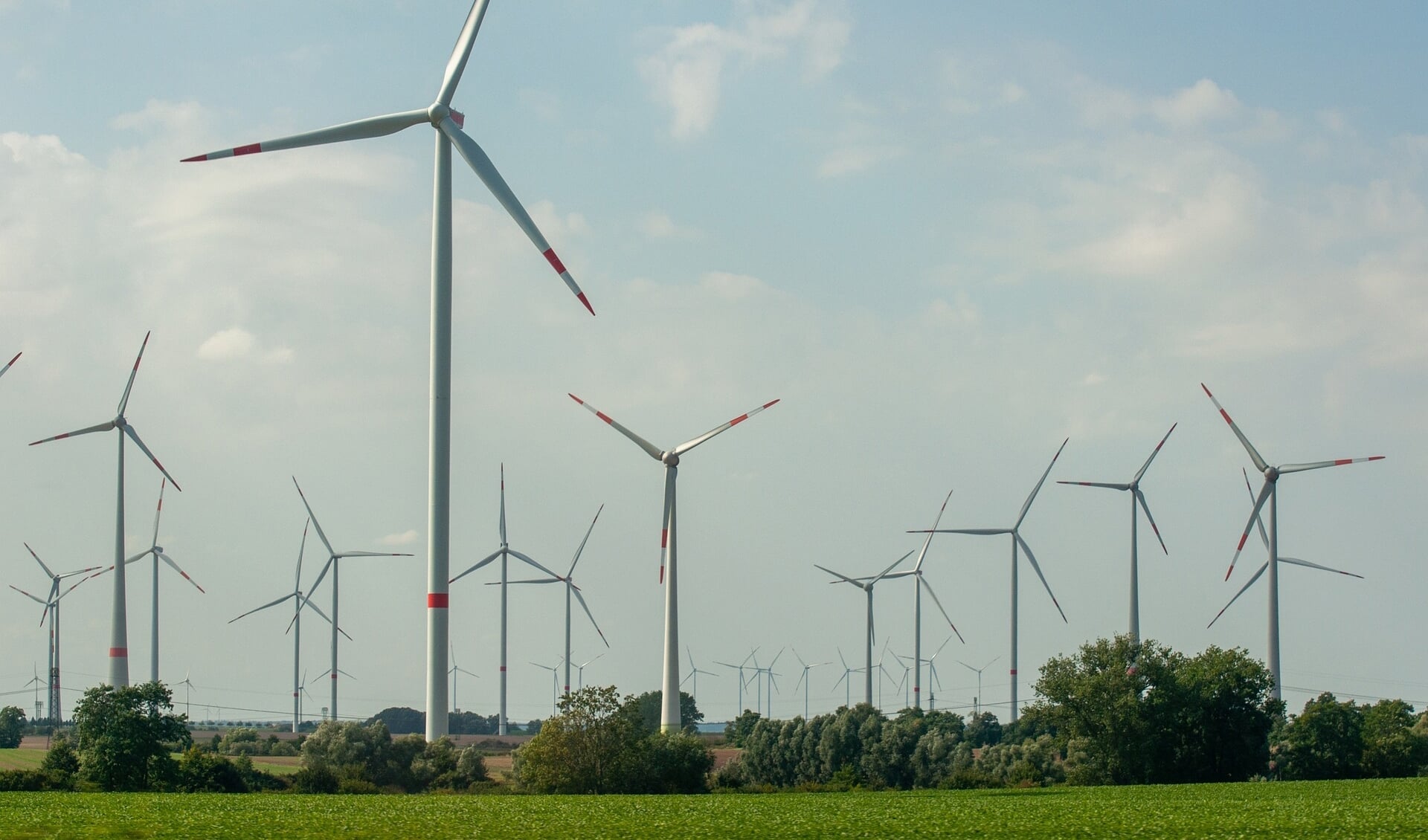 Inwoners van Hellum zien een windpark ten zuiden van hun dorp niet zitten.