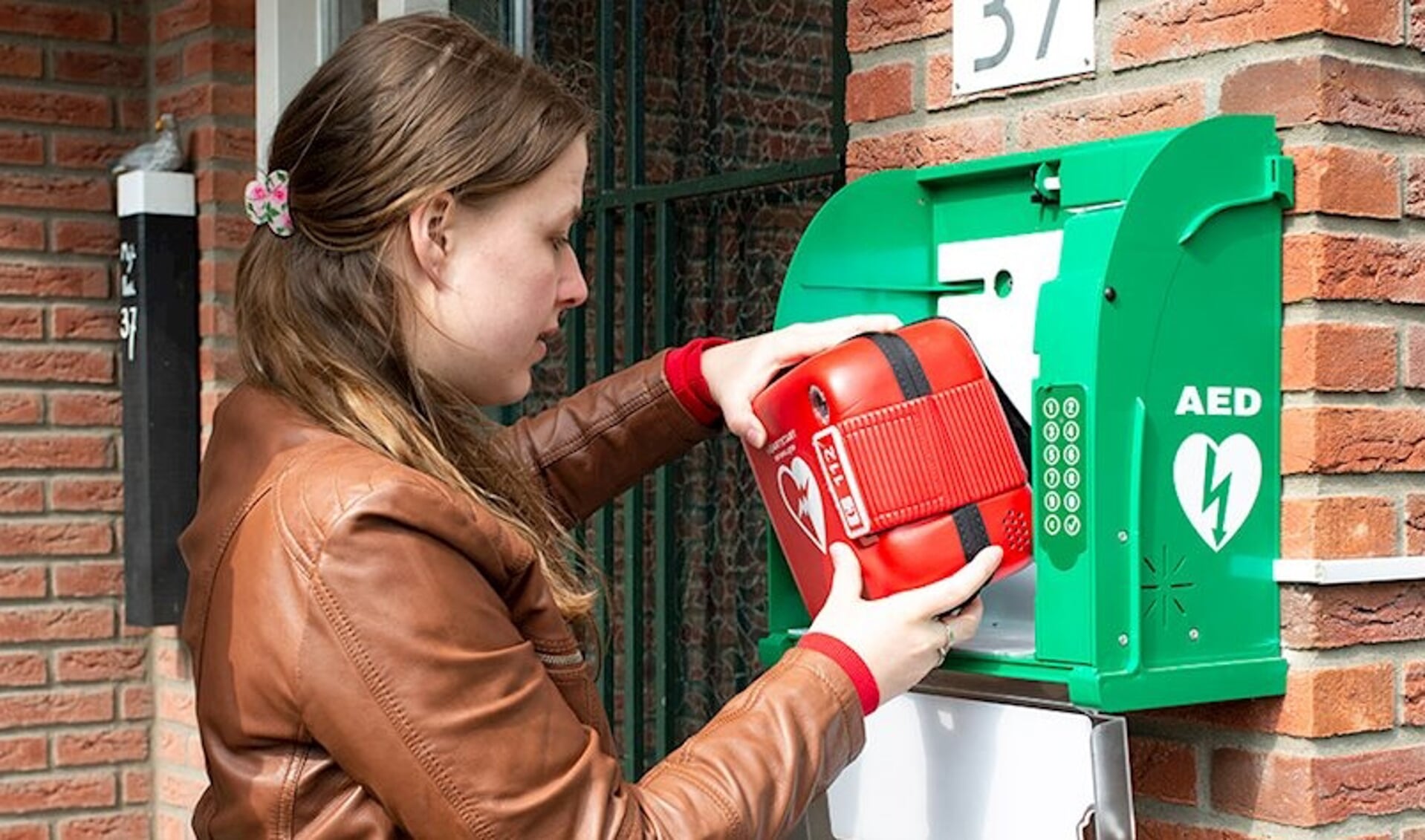 De campagne voor meer AED's en burgerhulpverleners is in Drenthe goed verlopen.