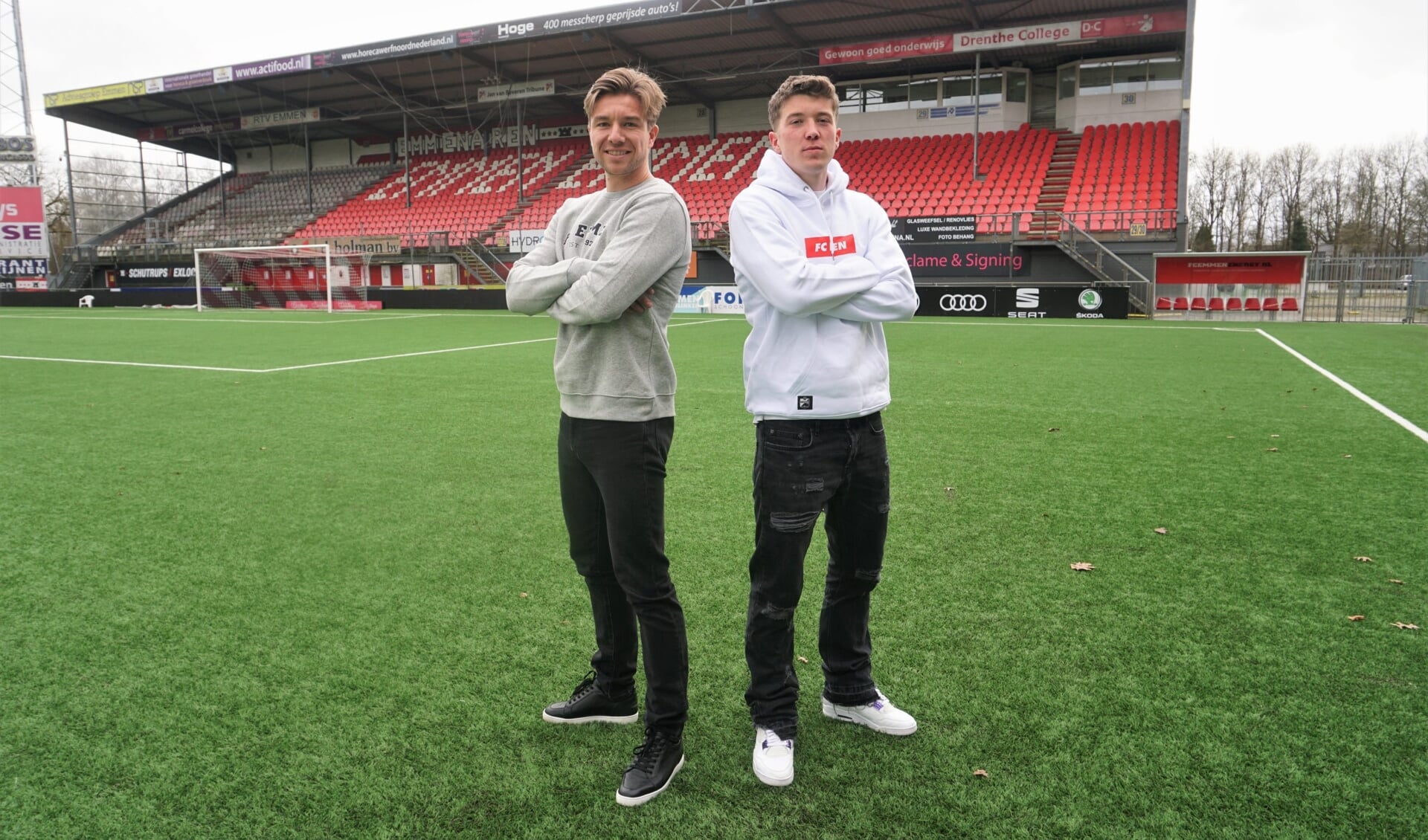 De aanwinsten Mart Lieder (links) en Ole Romeny (foto FC Emmen).