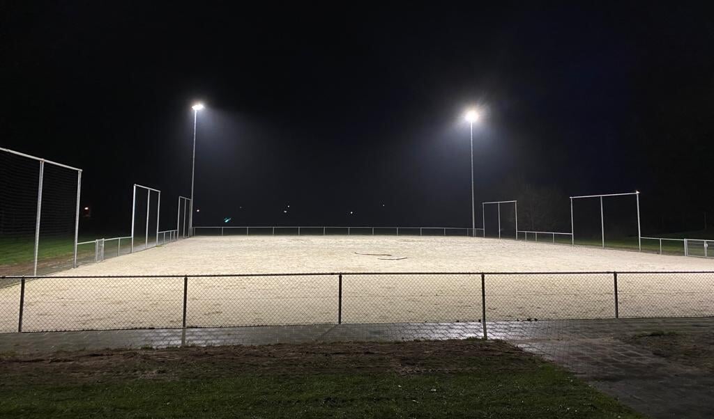 Alle velden op Beachpark Stadskanaal zijn nu voorzien van ledverlichting. (eigen foto)